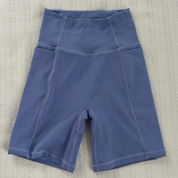 Ptula Yvette pocket shorts 6” - Picture 1 of 3